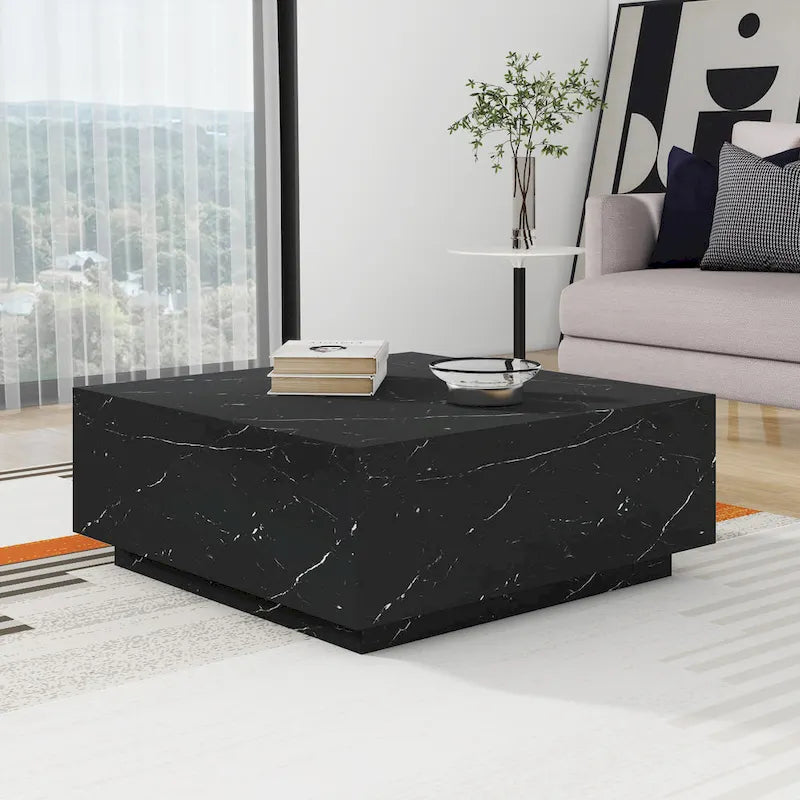 Table basse carrée en faux marbre au design discret