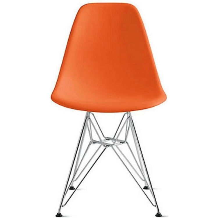 Chaise moderne en plastique moulé avec piètement chromé