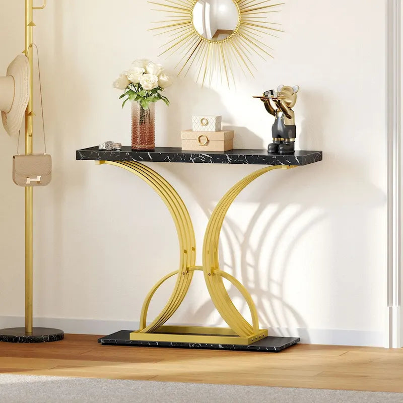 Console moderne effet marbre avec piètement en métal doré pour entrée et salon