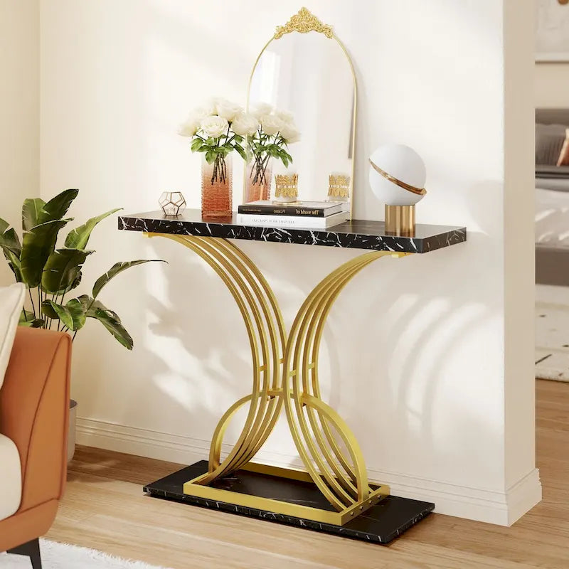 Console moderne effet marbre avec piètement en métal doré pour entrée et salon
